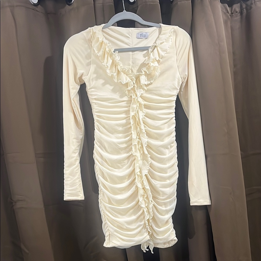 Cream Ruched Long Sleeve Dress US 6